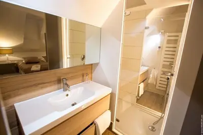 Salle de bains dans l'établissement Les Suites du Château de Cheverny