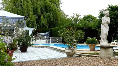 Piscine de l'établissement Les dauphins de Mareuil ou située à proximité