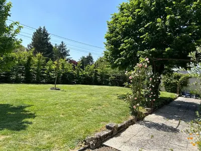 Jardin de l'établissement Le Clos des Buis 2 gîtes 6CH 4 SDB 4 WC