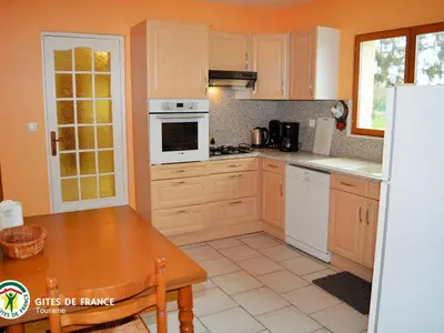 Cuisine ou kitchenette dans l'établissement Longère paisible entre rivières et vignes, animaux admis - FR-1-381-501