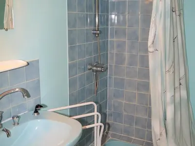 Salle de bains dans l'établissement Longère paisible entre rivières et vignes, animaux admis - FR-1-381-501