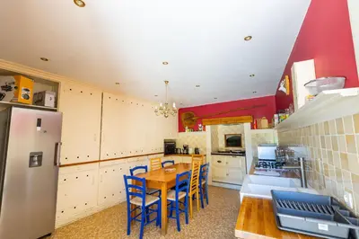 Cuisine ou kitchenette dans l'établissement Le Gite du Chevreuil, 200 Mètres de BEAUVAL