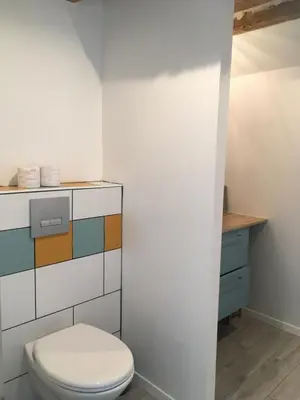 Salle de bains dans l'établissement Arlequin
