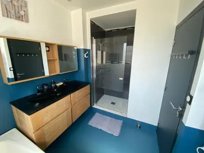 Salle de bains dans l'établissement La Maison d'Arsène