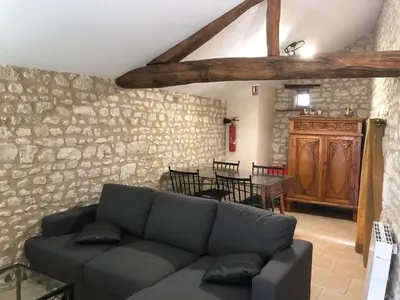 Coin salon dans l'établissement Domaine de la RIMBERTIÈRE