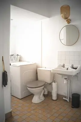 Salle de bains dans l'établissement La Demeure de Chemonton