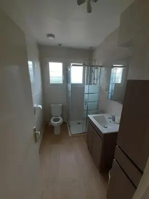 Salle de bains dans l'établissement Le Beau Val
