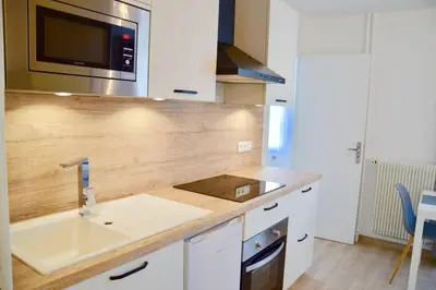 Cuisine ou kitchenette dans l'établissement Dolmen Adrien 4