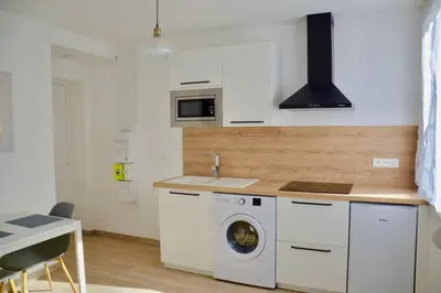 Cuisine ou kitchenette dans l'établissement Dolmen Adrien 5