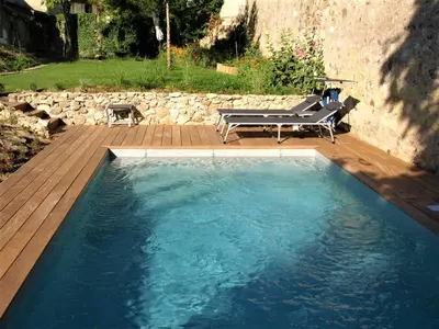 Piscine de l'établissement Le Petit Villandry ou située à proximité