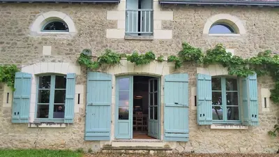 Façade ou entrée de l'établissement LA PINÇONNIERE