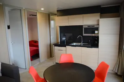 Cuisine ou kitchenette dans l'établissement Cottages du Golf Fleuray-Amboise