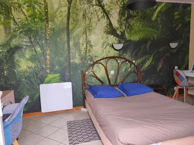 Un ou plusieurs lits dans un hébergement de l'établissement chambre avec SDB privative en pleine campagne
