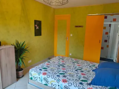 Un ou plusieurs lits dans un hébergement de l'établissement chambre avec SDB privative en pleine campagne