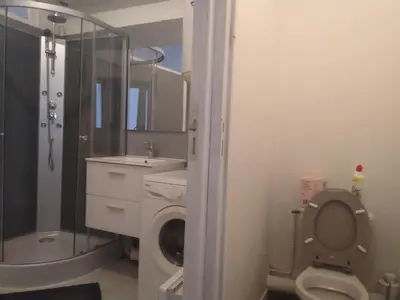 Salle de bains dans l'établissement Appartement hypercentre au 1er, ZOO - 24h du Mans