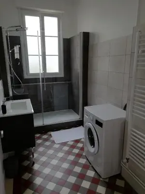 Salle de bains dans l'établissement Appartement 1-6 pers situé entre les ponts