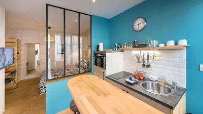 Cuisine ou kitchenette dans l'établissement L'Atelier Corval