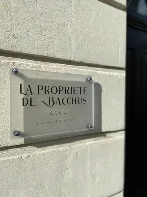 Certificat, récompense, panneau ou autre document affiché dans l'établissement La Propriete de Bacchus