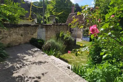 Jardin de l'établissement Le Refuge des Elfes