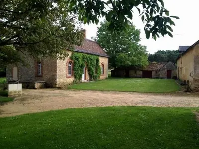 Jardin de l'établissement Gîte familial & authentique avec jardin arboré, entre Angers & Le Mans, idéal visites & détente - FR-1-410-208