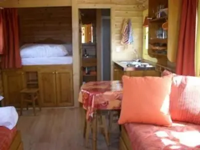 Plan de l'établissement Roulotte bucolique en bois avec terrasse, Vallée de la Sarthe - FR-1-410-188