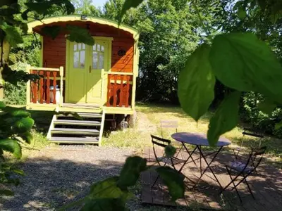 Plan de l'établissement Roulotte bucolique en bois avec terrasse, Vallée de la Sarthe - FR-1-410-188
