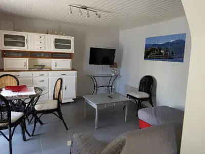 Cuisine ou kitchenette dans l'établissement Gîte tout confort près du circuit des 24 Heures, cadre verdoyant, étang clos, 6 pers., lits faits - FR-1-410-207