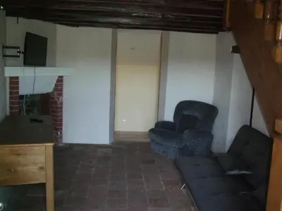 Télévision ou salle de divertissement dans l'établissement Fermette charmante, nature préservée, forêt de Bercé, détente, cheminée, grand jardin, proche Le Mans - FR-1-410-210