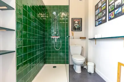 Salle de bains dans l'établissement Chez Miriam - Maison de caractère - Ville avec jardin