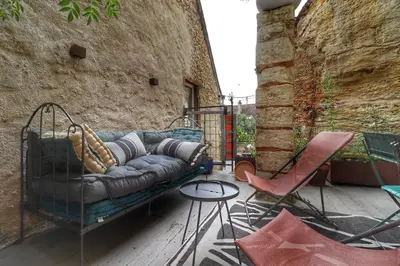 Coin salon dans l'établissement TROGLODYTE LOFT 2