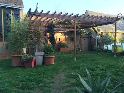 Jardin de l'établissement Appartement 40m² lumineux avec cuisine équipée, Wi-Fi gratuit, proche mairie et église à Fay - FR-1-410-301