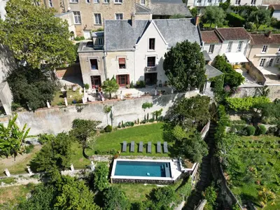 Piscine de l'établissement Au Petit Thouars ou située à proximité