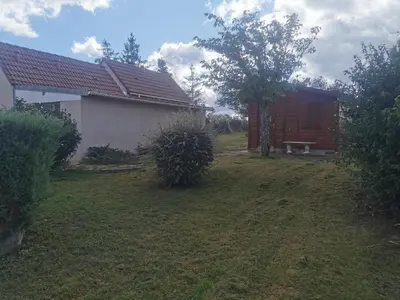 Jardin de l'établissement Gîtes aux cœurs des vignes a 10mm du zoo de beauval 3 étoiles