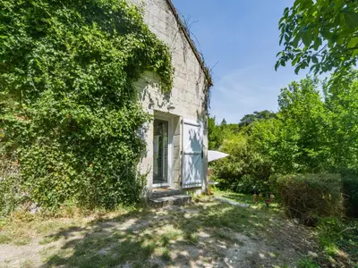Jardin de l'établissement Holiday Home La petite maison blanche by Interhome