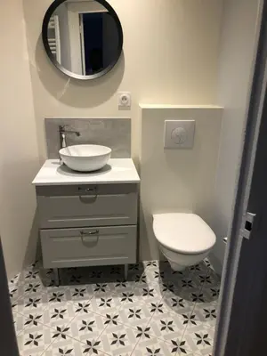 Salle de bains dans l'établissement Joli Appartement Le Gutenberg T2 4p Quartier Mirabeau Proche Gare