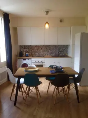 Cuisine ou kitchenette dans l'établissement Joli Appartement Le Gutenberg T2 4p Quartier Mirabeau Proche Gare