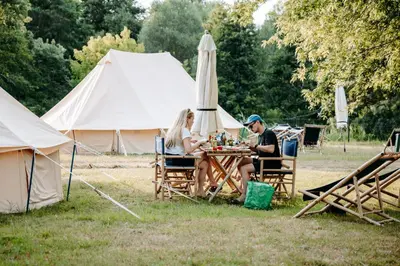 Clients de l'établissement Lodg'ing Nature Camp Châteaux de la Loire