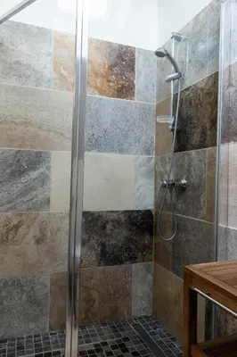 Salle de bains dans l'établissement Kinabalu - Domaine Tropical