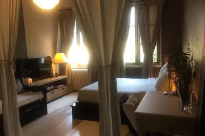 Un ou plusieurs lits dans un hébergement de l'établissement Abbey Road Le Thoureil Maison 6 chambres 12 personnes