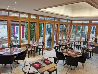 Restaurant ou autre lieu de restauration dans l'établissement O'GB La Rennaissance