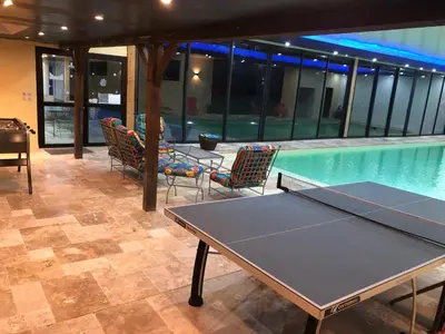 Piscine de l'établissement Cottage piscine intérieure31degrés ZOO LA FLECHE24H du Mans ou située à proximité