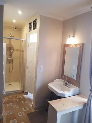 Salle de bains dans l'établissement Le Clos de la Canardière