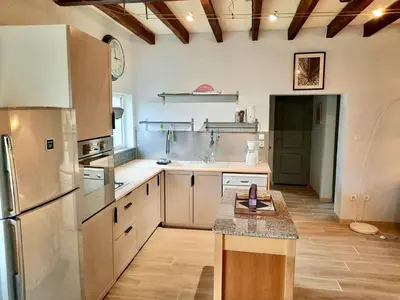 Cuisine ou kitchenette dans l'établissement Gîte confortable près de Saumur : 2 chambres, jardin clos, terrasse, proche sites touristiques - FR-1-622-4