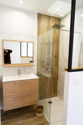 Salle de bains dans l'établissement Appartement confort avec parking privé à Saumur