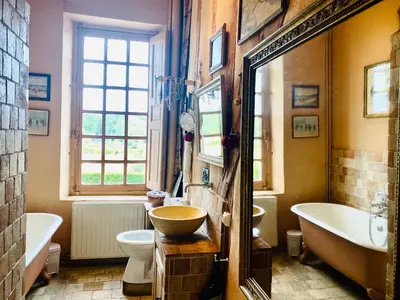Salle de bains dans l'établissement Manoir du Plessis - Maison d'exception privatisée
