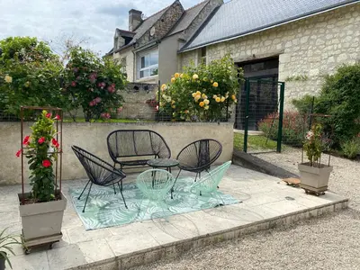 Jardin de l'établissement Studio Indre climatisé, La halte de Cuzé, aux abords de la Loire à vélo