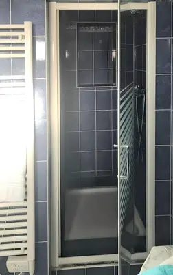 Salle de bains dans l'établissement Charmante maison à Mouterre-Silly avec jardin et terrasse