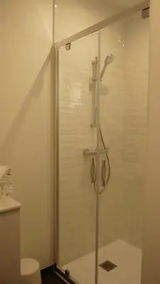 Salle de bains dans l'établissement Riva Lodge