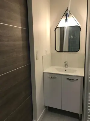 Salle de bains dans l'établissement Riva Duplex