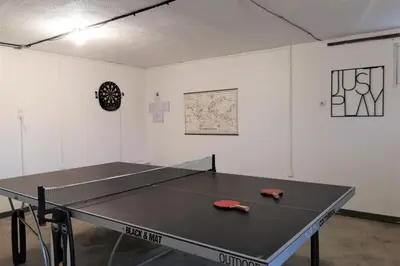 Tennis de table au sein de l'établissement Le Jardin d'Ana, 1,5km du Zoo, 2km du Centre-Ville ou à proximité